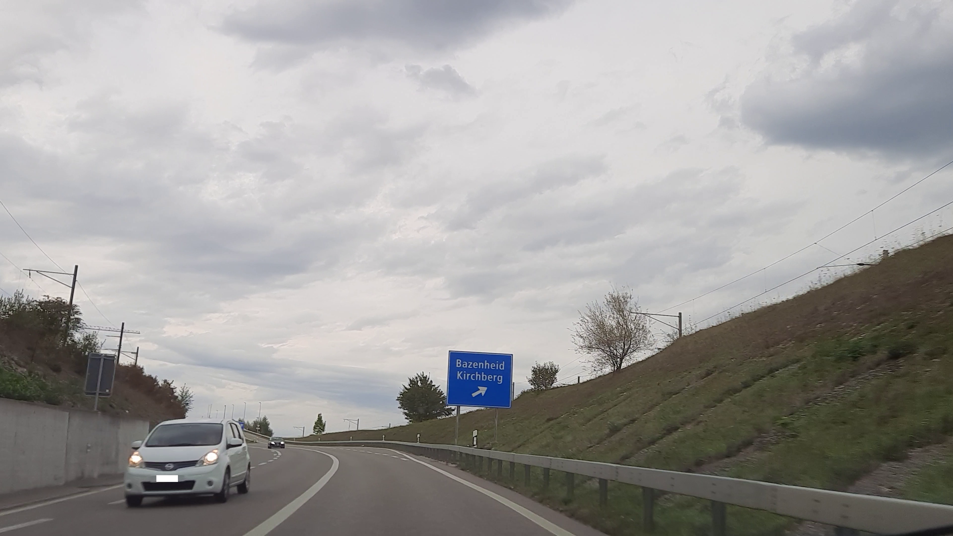 Autostrasse T16 | Abzweiger Bazenheid Zwizach | Ausfahrt Bazenheid Zwizach | Anschluss Bazenheid Zwizach | Anschluss Zwizach | Bazenheid Zwizach Ausfahrt | Abzweiger nach Bazenheid | Abzweiger nach Kirchberg | Umfahrung Bazenheid