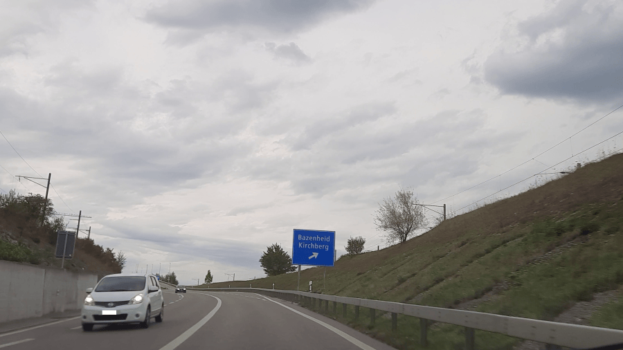 Autostrasse T16 | Abzweiger Bazenheid Zwizach | Ausfahrt Bazenheid Zwizach | Anschluss Bazenheid Zwizach | Anschluss Zwizach | Bazenheid Zwizach Ausfahrt | Abzweiger nach Bazenheid | Abzweiger nach Kirchberg | Umfahrung Bazenheid